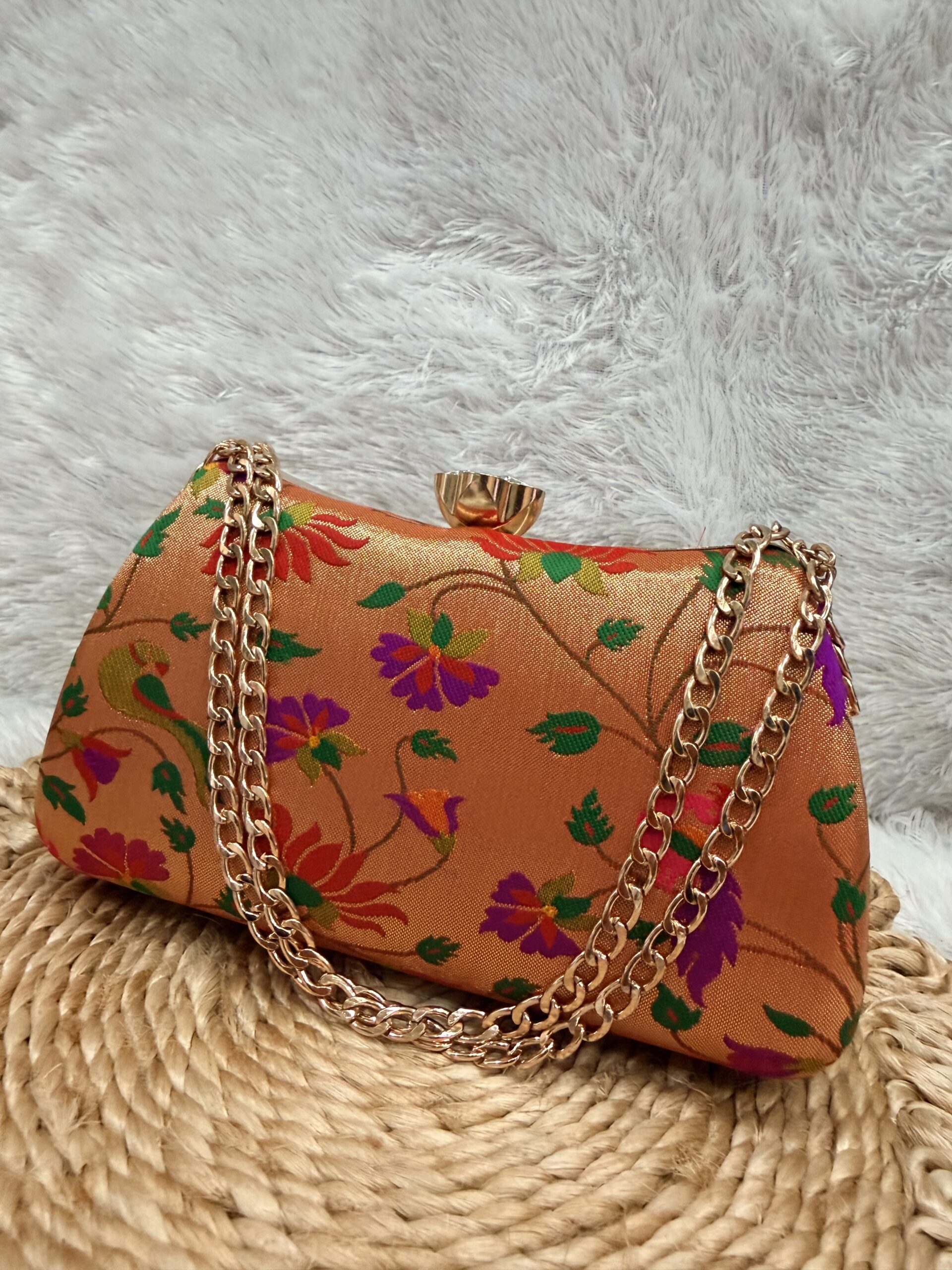 Traditional Paithani Cluth AJP2026-1026 - Image 3