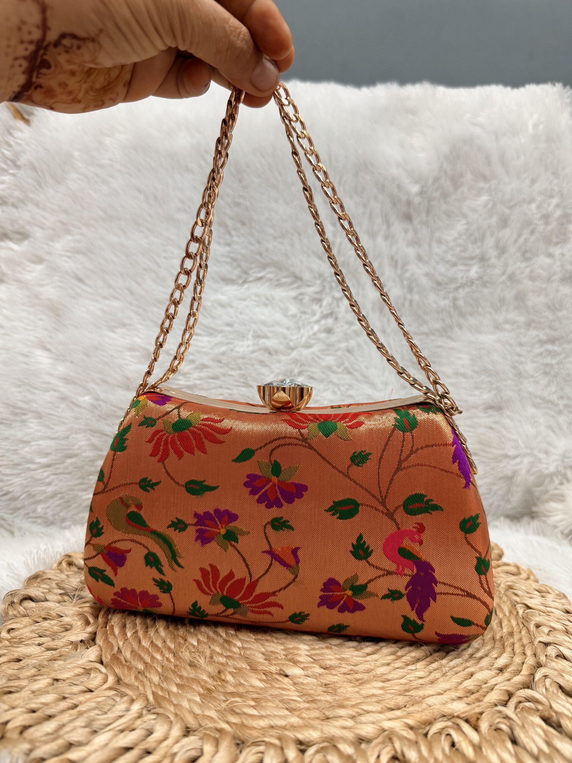 Traditional Paithani Cluth AJP2026-1026 - Image 2