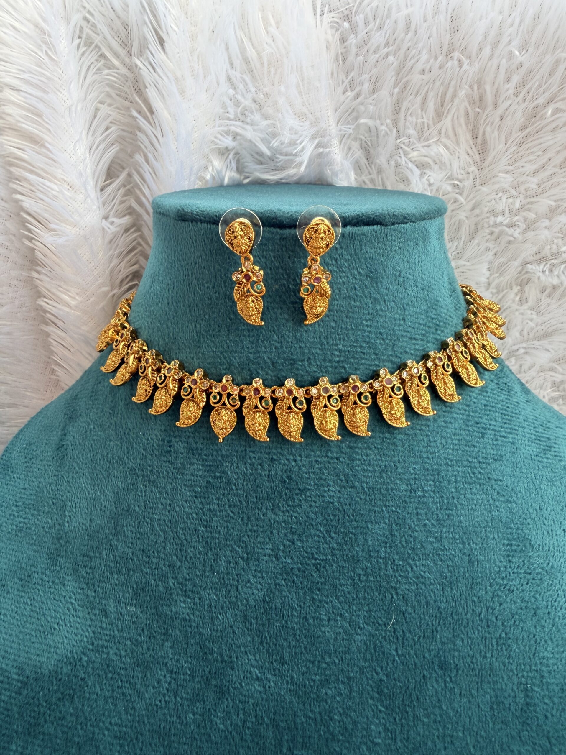 Short Necklace With EaringsAJP2026-916 - Image 2