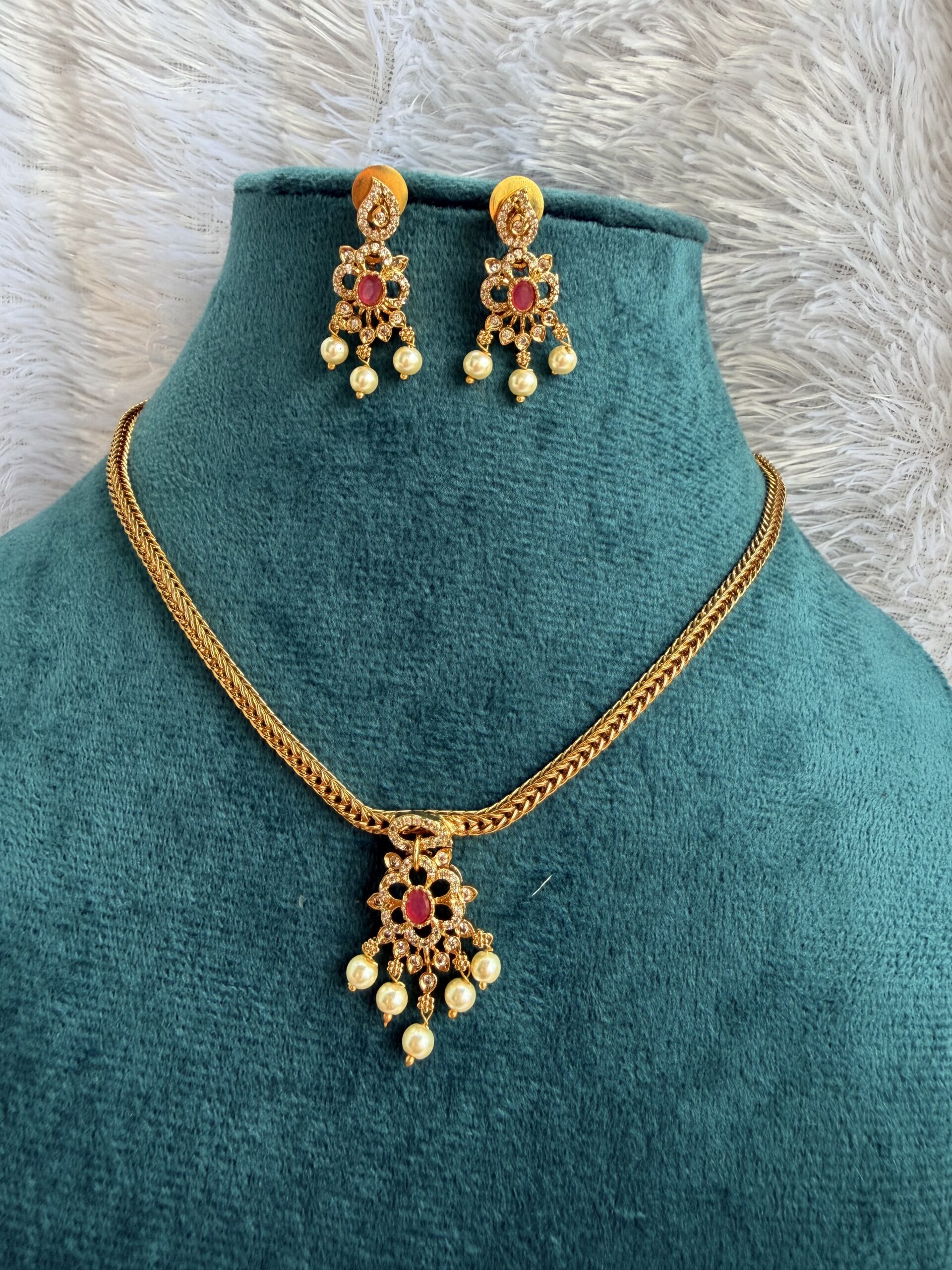 Short Chain Necklace With EaringsAJP2026-911 - Image 3