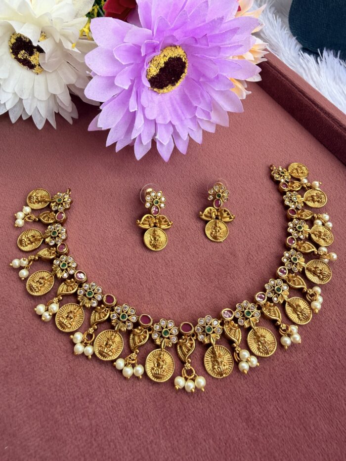 Short Necklace With EaringsAJP2026-910