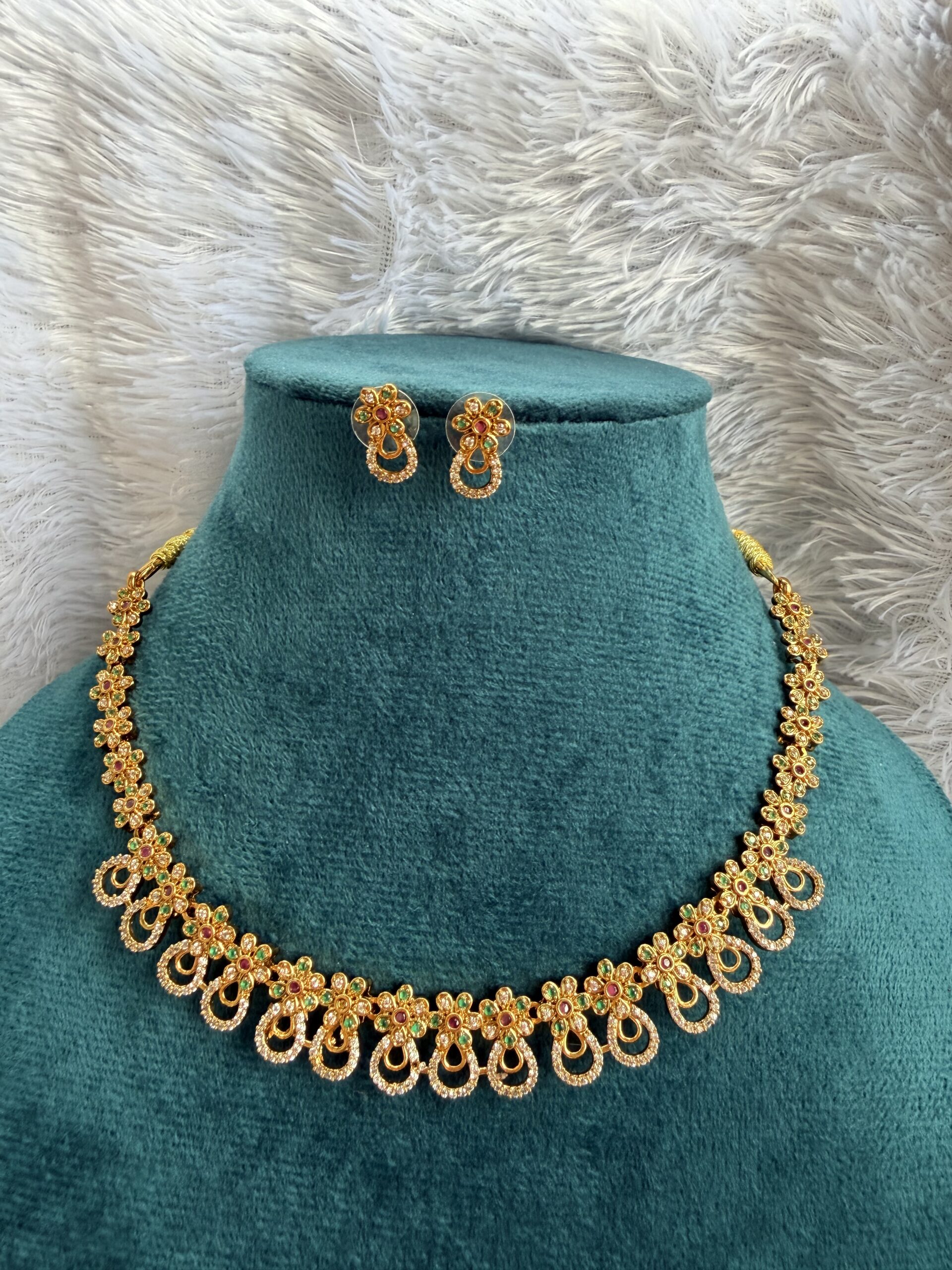 Short Necklace With EaringsAJP2026-906 - Image 6