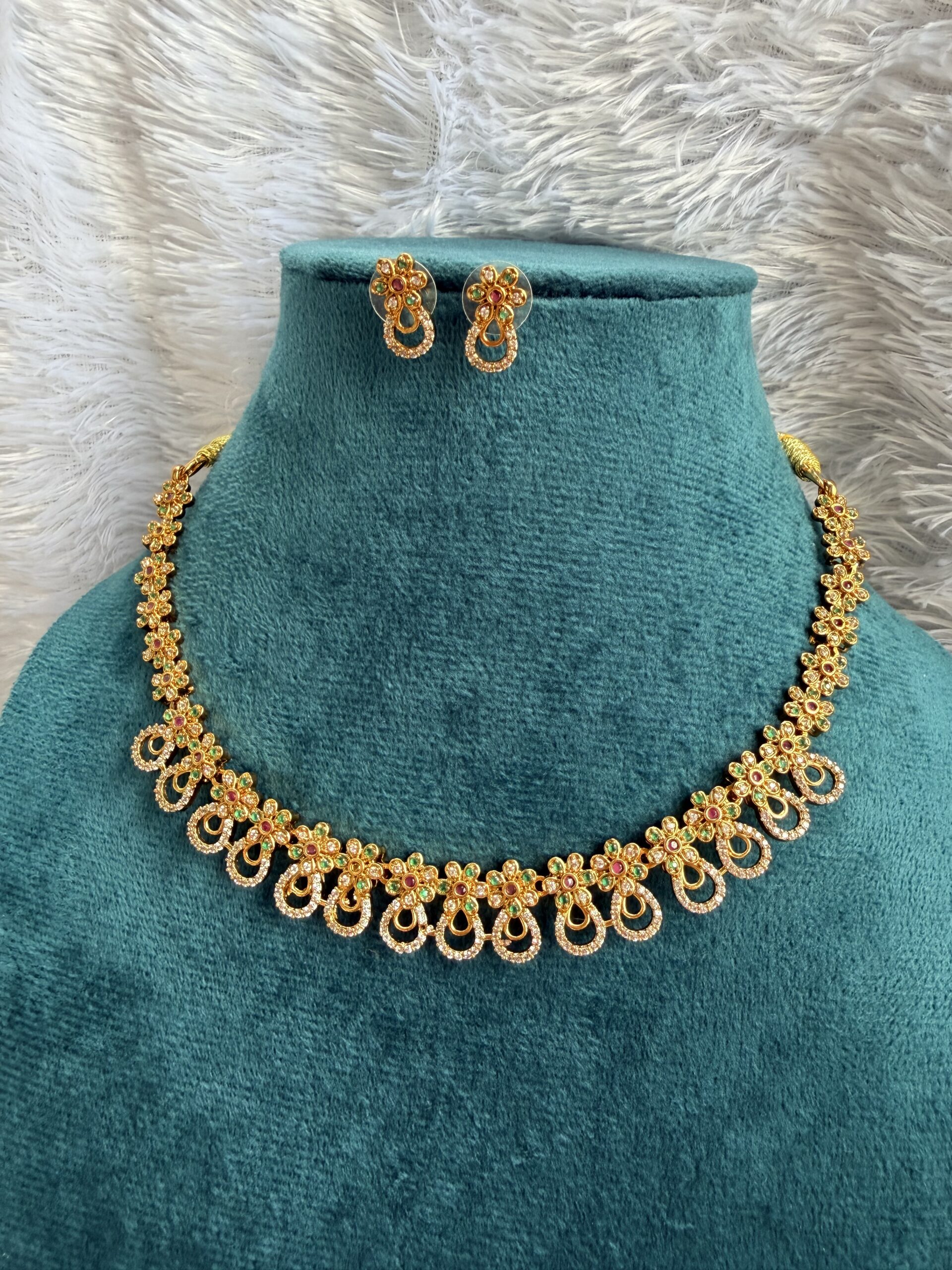 Short Necklace With EaringsAJP2026-906 - Image 3