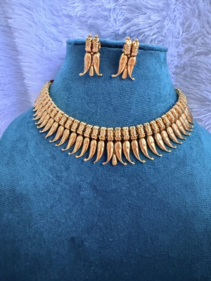 Traditional Necklace With EaringsAJP2026-921