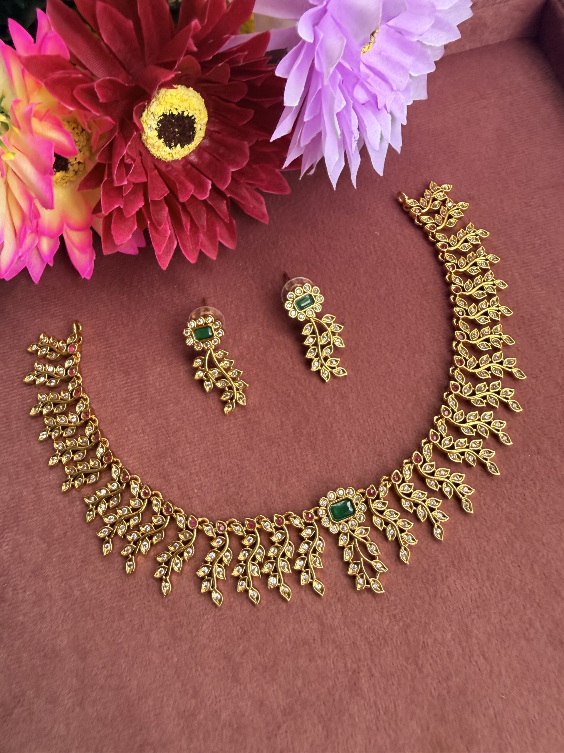 Short Necklace With EaringsAJP2026-901