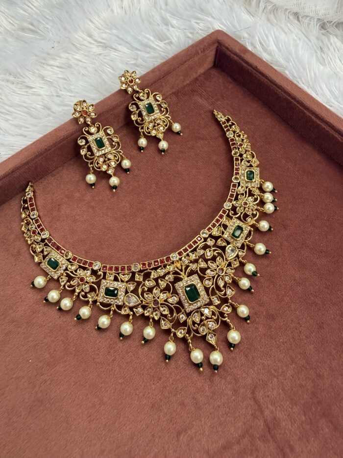 Short Necklace With EaringsAJP2026-1007