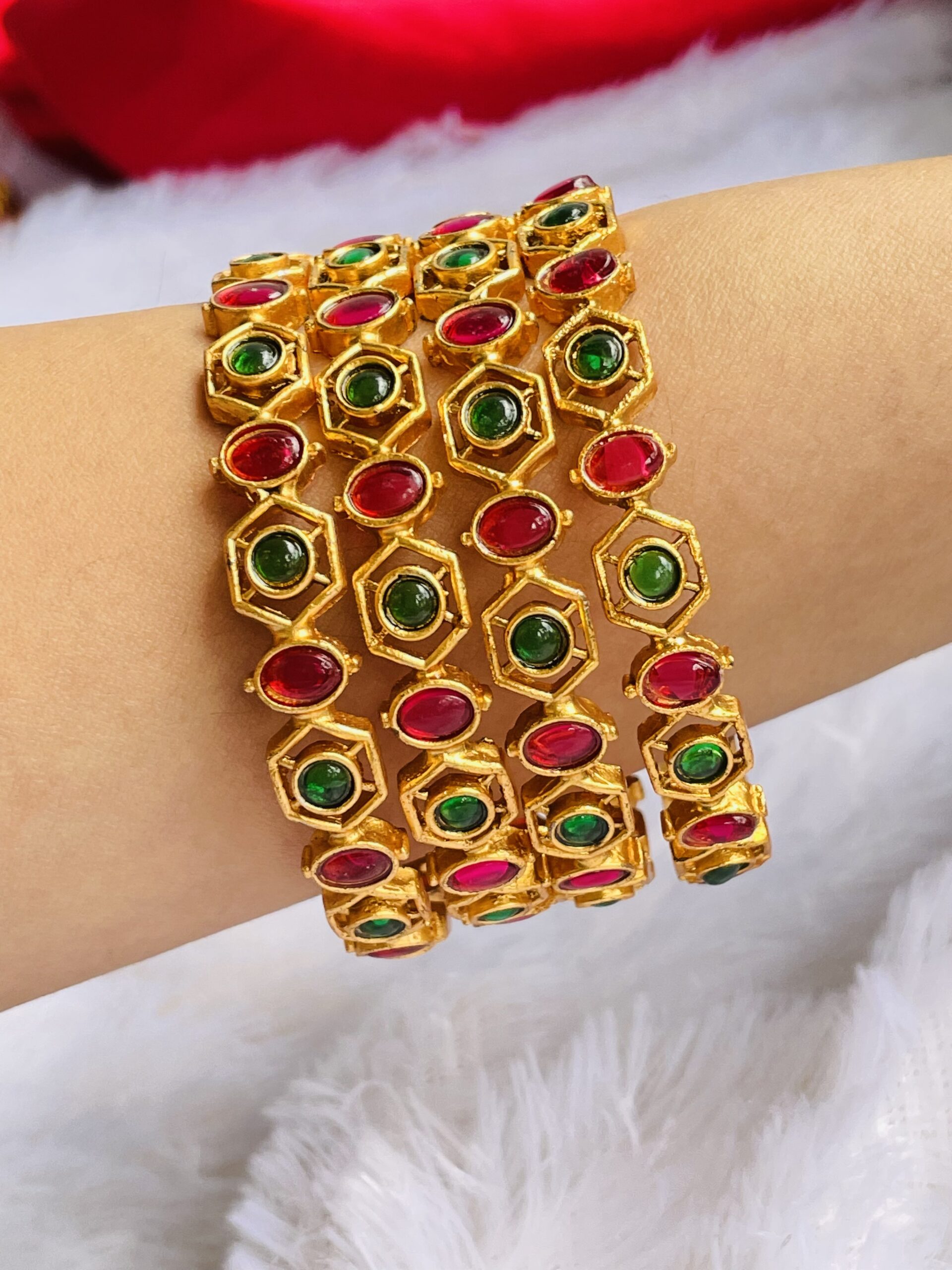 Gold Toned Kempu Stone Bangles AJP2022-50