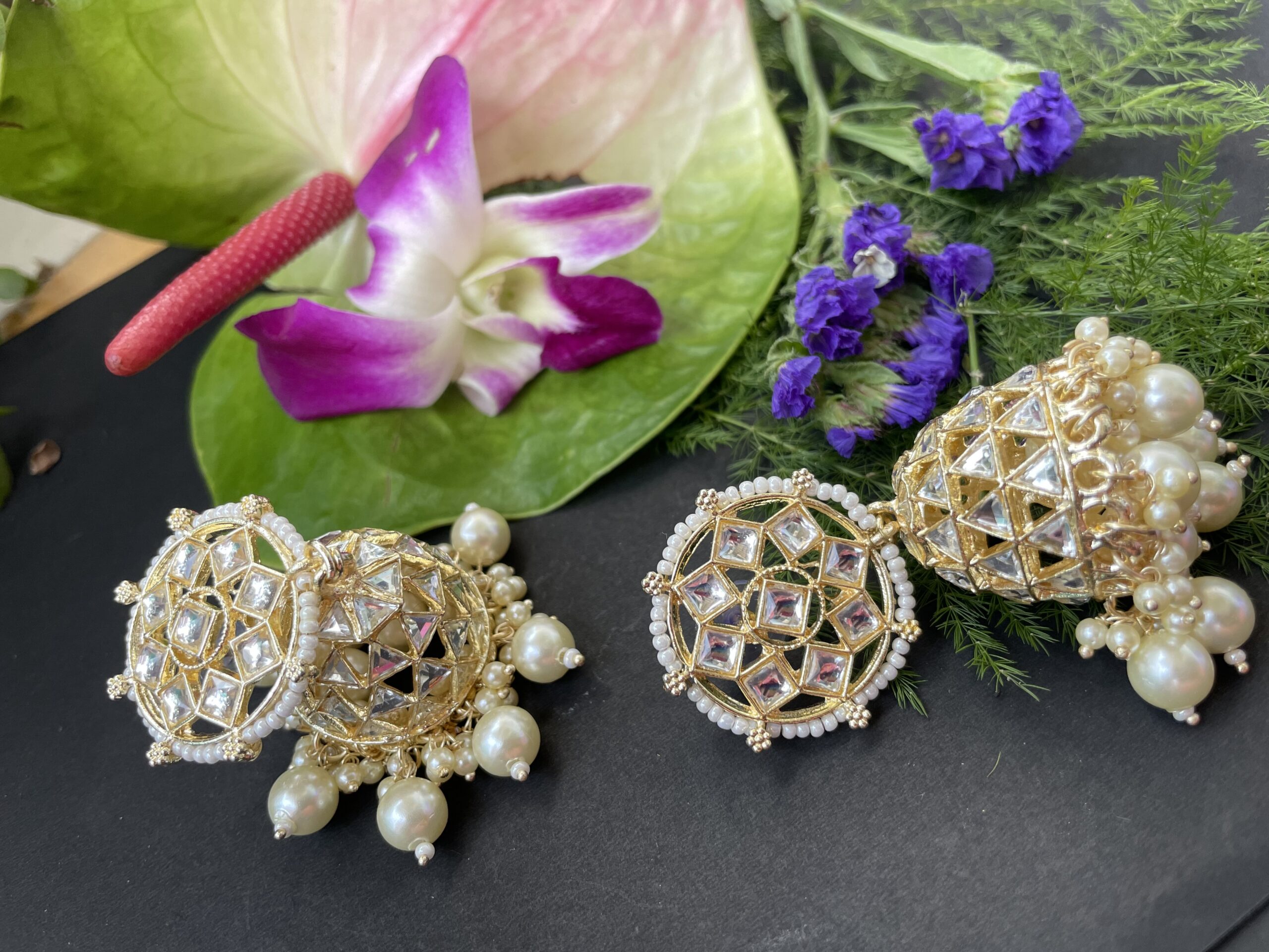 Gold Tone Traditional Kundan & Pearls Jhumki Earring AJP2022-27 - Image 2