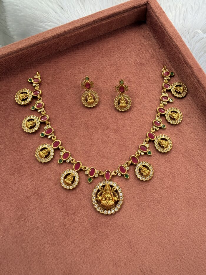 Short Necklace With EaringsAJP2026-1044