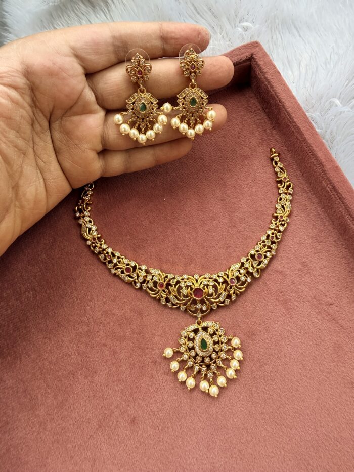 Short Necklace With EaringsAJP2026-1045