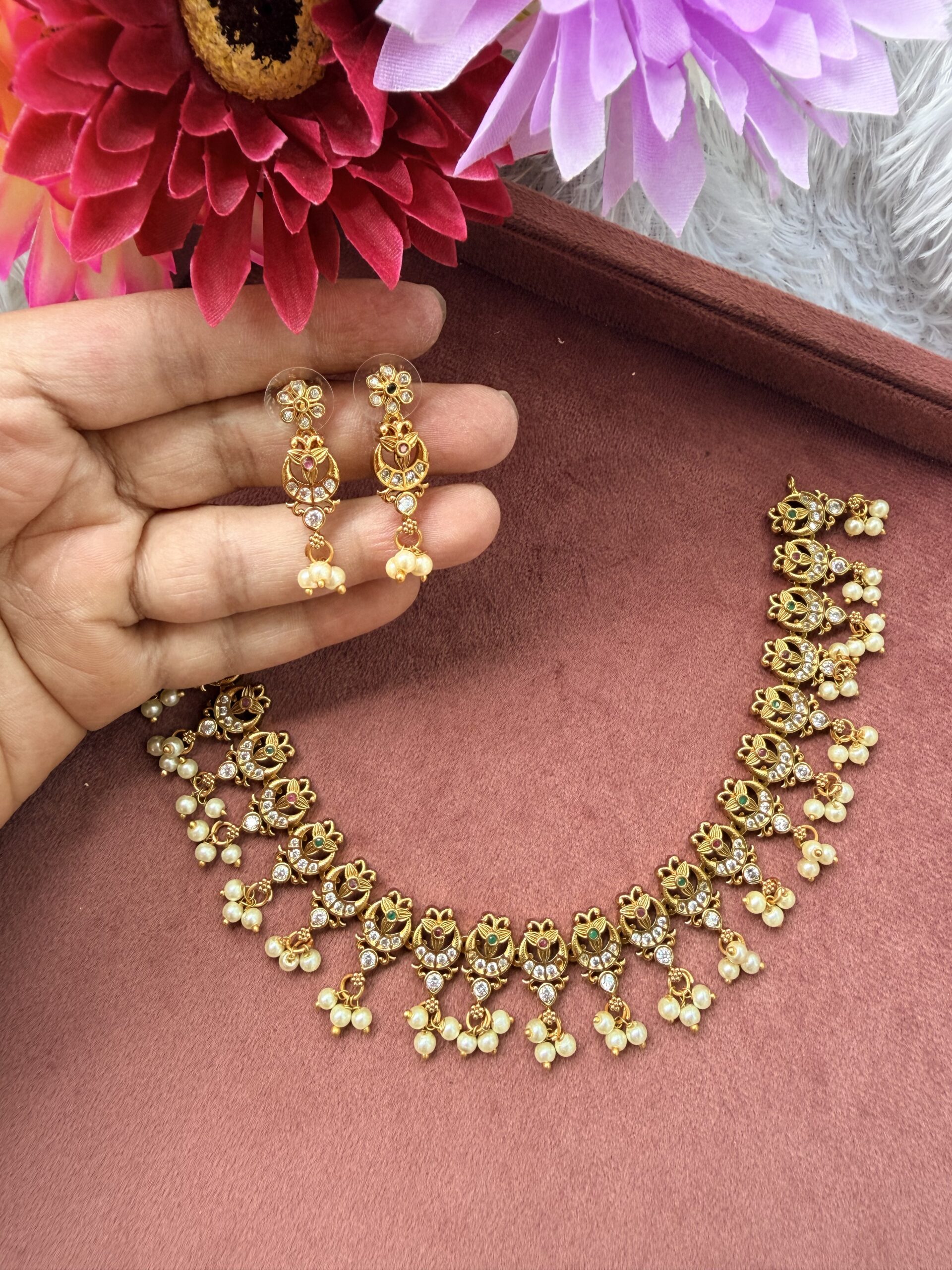 Traditional Short Necklace With EaringsAJP2026-1077