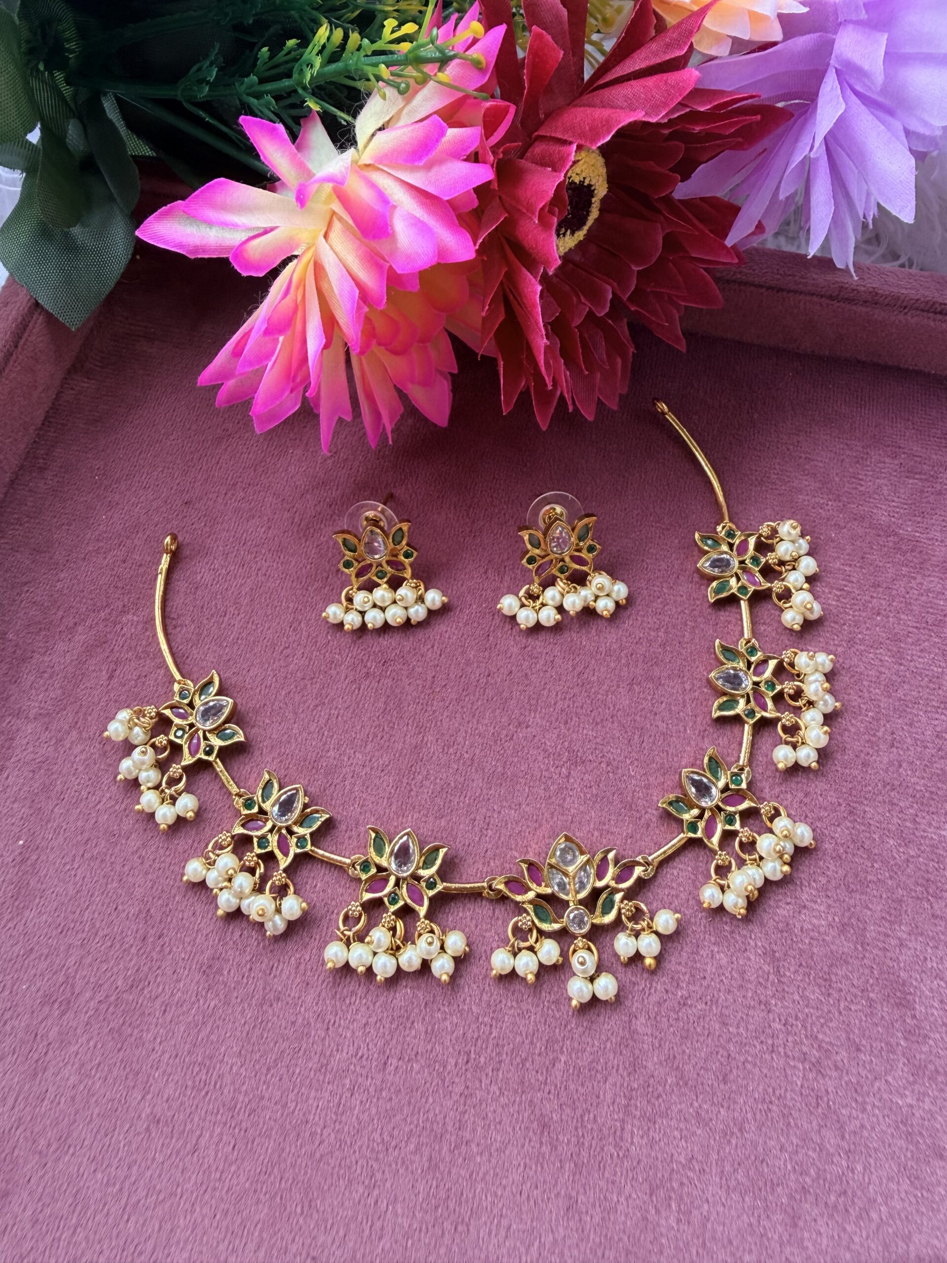 Short Necklace With EaringsAJP2026-1078