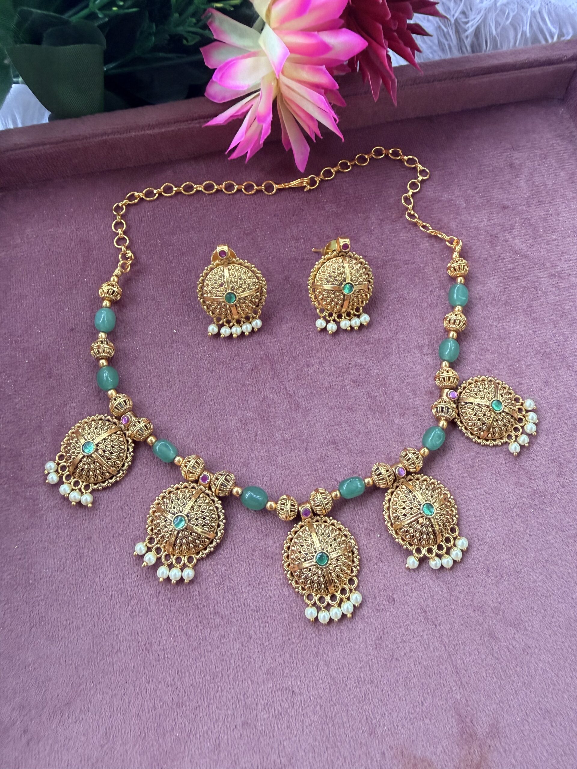 Short Necklace With EaringsAJP2026-1084
