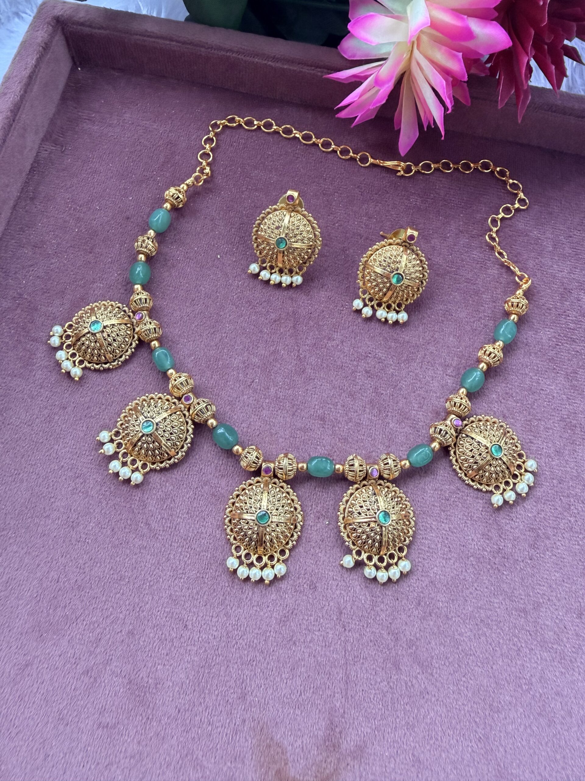 Short Necklace With EaringsAJP2026-1084 - Image 2